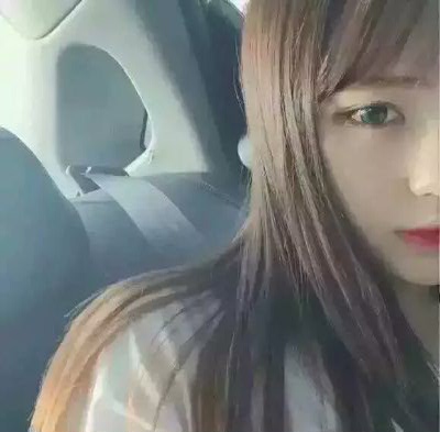 短发气质美女头像