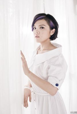 气质美女歌手刘思涵微信头像