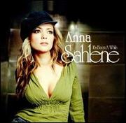 和风格独特的女歌手|与并与其签订合约