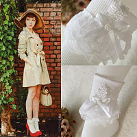 日单水玉点点大腿侧面