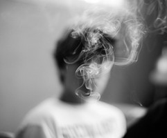 身着温暖色调西装太有男人味了