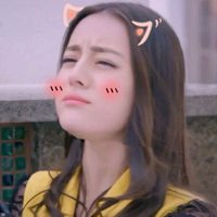 会卖萌的气质美女