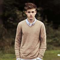 欧美时尚街拍男生