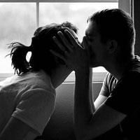 黑白微信情侣接吻头像