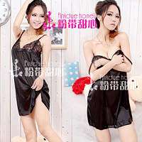 可爱妩媚吊带睡衣裙