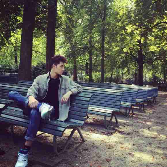 帅哥黑白气质非主流男生头像图片