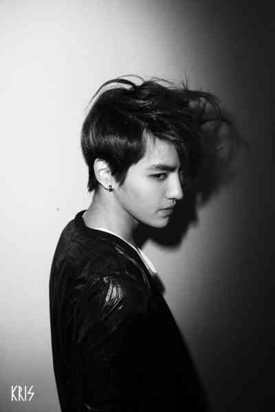 黑白男生微信皮肤大图