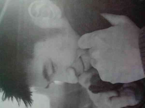 黑白男生背影美图