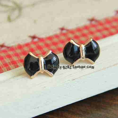 小高贵的优雅气质里|有一丝甜美