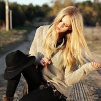 随风暖色系欧美意境女生头像