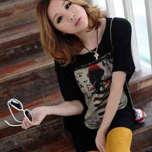 非主流圆帽女孩背影宽松蝙蝠袖t恤