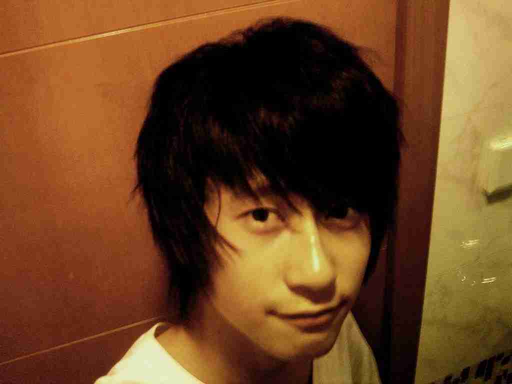 黑色非主流帅哥_