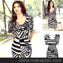 白条纹斑马纹泡泡袖气质