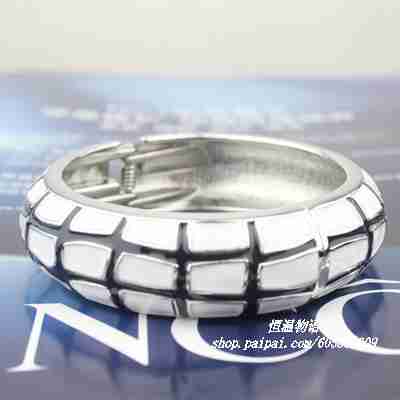 欧美潮流复古街拍混搭黑白格子镀银色窄边手镯