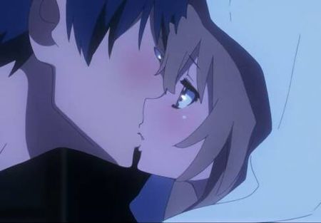 求一张动漫男女接吻或拥抱的照片