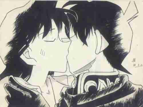 小兰和新一的接吻图