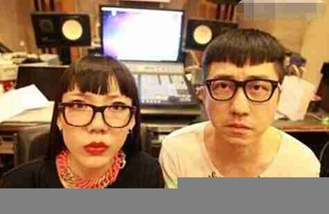 哈林与吴莫愁接吻照片曝光