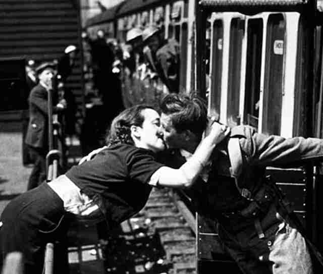 两性高难度接吻姿势