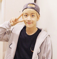 微信头像白贤的剪刀手