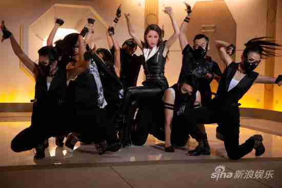 新歌不解释亲吻舞蹈是蕾哈娜