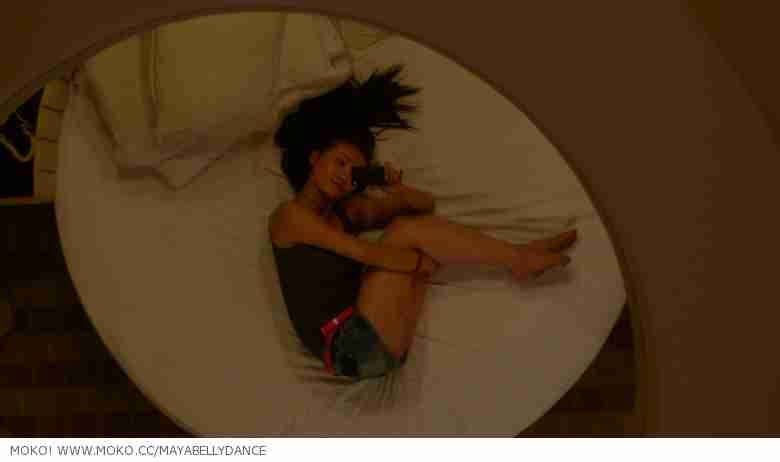 腿上被蚊子亲吻了两口