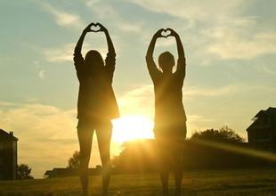 接吻图片唯美接吻图片唯美动态图