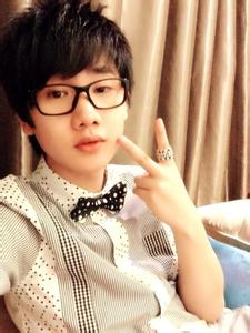 谁有好看的汪苏泷头像