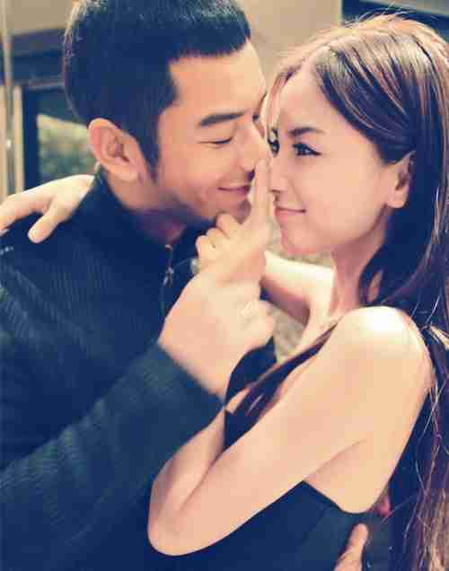 侣写真浪漫亲吻