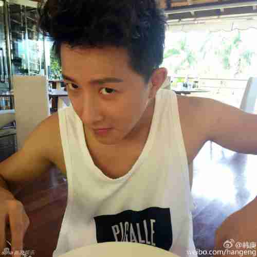 编辑张文静关键词韩庚;肌肉;亲吻;海豚