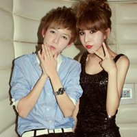 最新情侣接吻头像两个人一张的