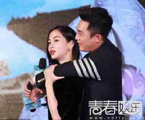 在与杜淳接吻的过程中