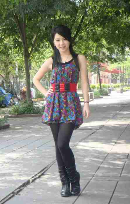 邓紫棋和张杰接吻照