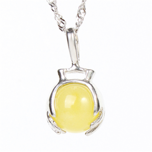 更不要说浪漫的爱人拥抱时它营造的曼妙情调