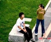 深圳性感美女献亲吻色诱地产商