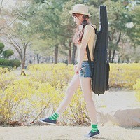 要非主流短裤长腿美女图