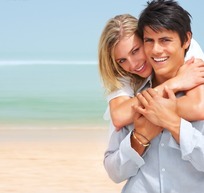 高清海边情侣图片下载