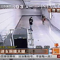 高清钢管舞美女冰天雪地秀绝技性感无惧严寒