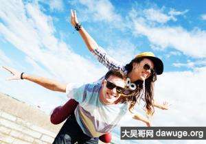 开心潮流年轻情侣高清图片下载