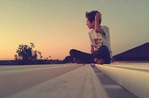 孤独范的男生伤感图片