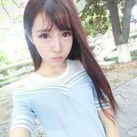 清纯的外表女生