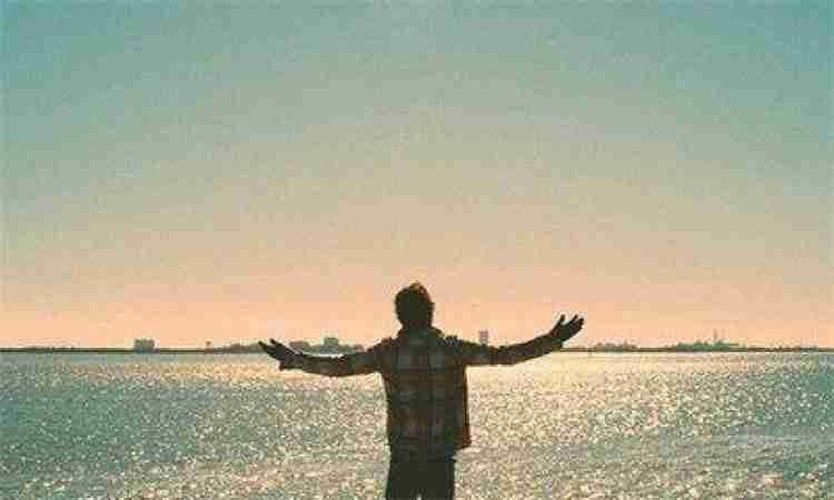 孤独伤感的男生背影图片