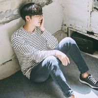 伤感寂寞的男生微信头像你身边的人曾经是我微信个