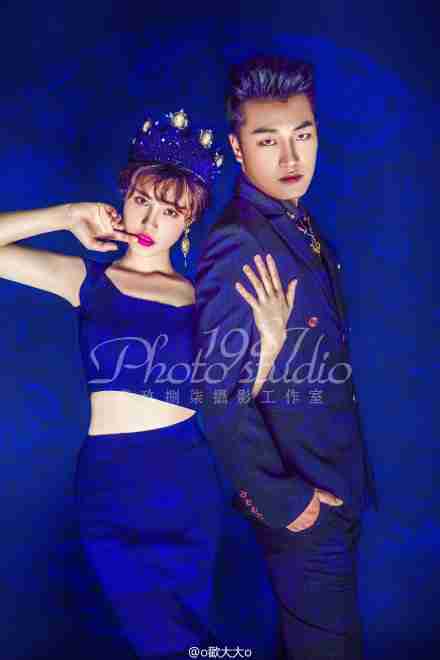 个性情侣婚纱写真