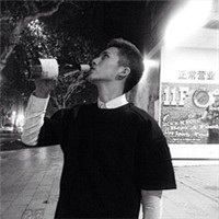 回忆里满是寂寞的伤黑白伤感男生头像