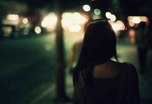 女孩伤感背影图片在一起就是幸福