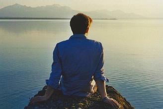 伤感唯美男生背影图片大全