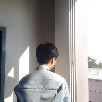 男头背影灰忧伤安静