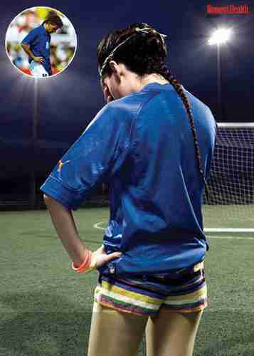 图为巴乔伤感的背影