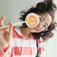 跪求情侣头像一男一女一左一右的