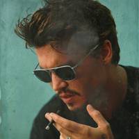 微信男生颓废头像我们都要紧紧抓住彼此